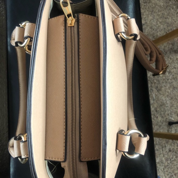 Woman Purse - Picture 4 of 6